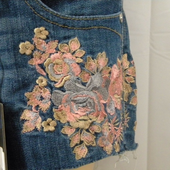 Grace in LA womens shorts 25 - Picture 4 of 5